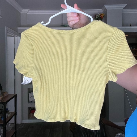 Green cropped shirt - Picture 2 of 3